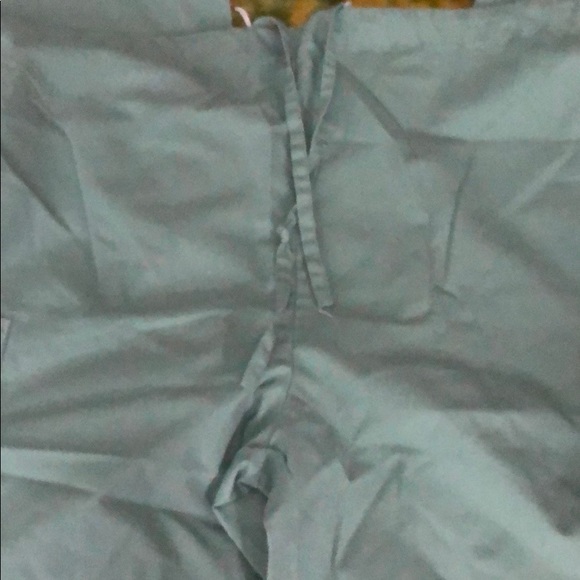 Scrub Set Top & Bottom - Picture 6 of 8